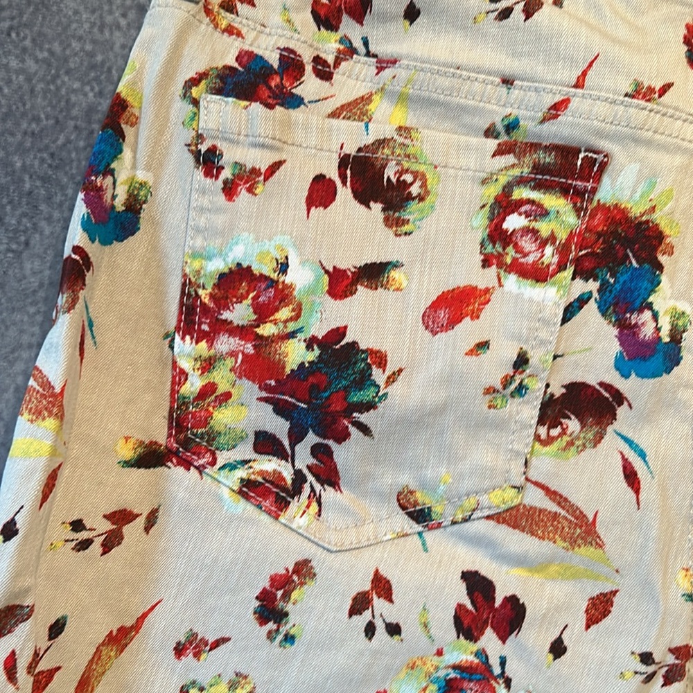 Floral Print Woman’s Capri - Picture 4 of 6